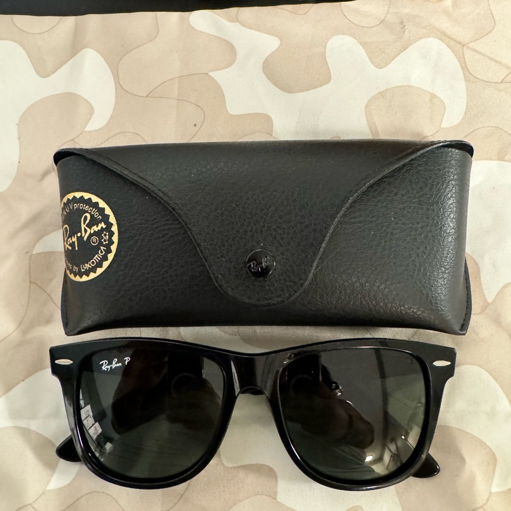 Authentic Ray-Ban Large Wayfarer